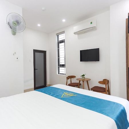 Hoc Huong Hotel Куинён Экстерьер фото