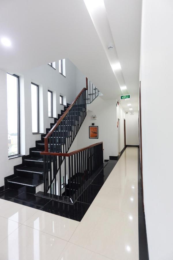 Hoc Huong Hotel Куинён Экстерьер фото