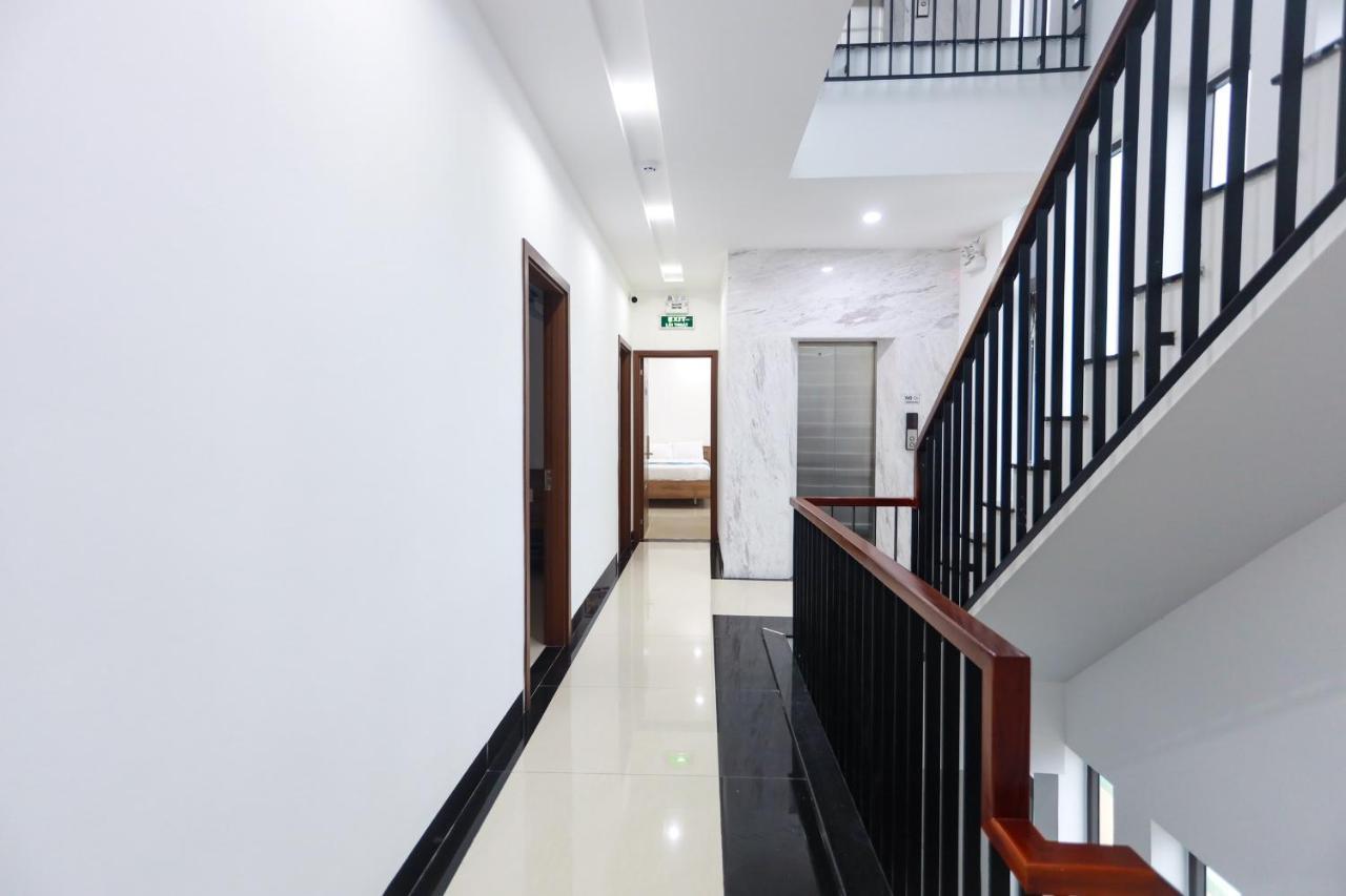 Hoc Huong Hotel Куинён Экстерьер фото