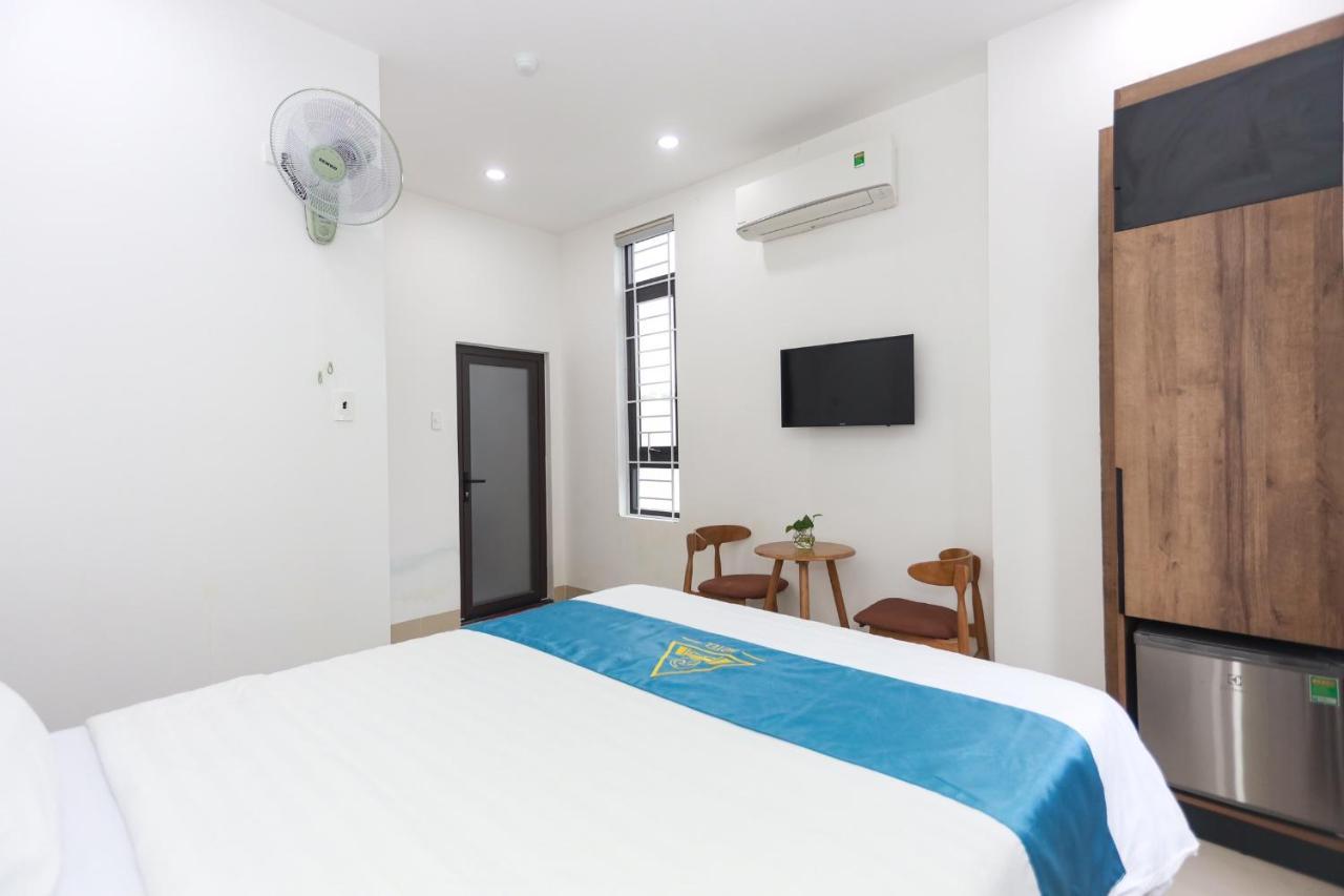 Hoc Huong Hotel Куинён Экстерьер фото