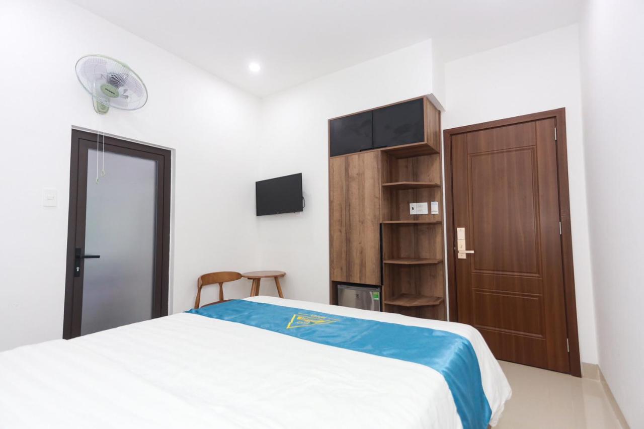 Hoc Huong Hotel Куинён Экстерьер фото
