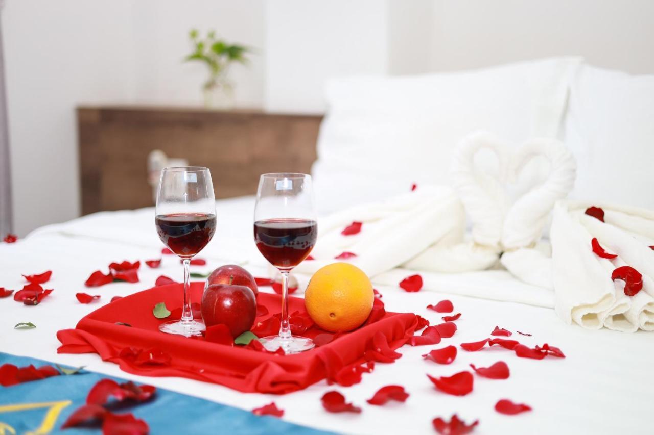 Hoc Huong Hotel Куинён Экстерьер фото