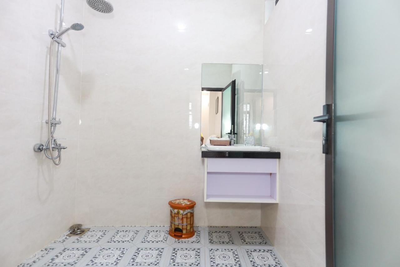 Hoc Huong Hotel Куинён Экстерьер фото