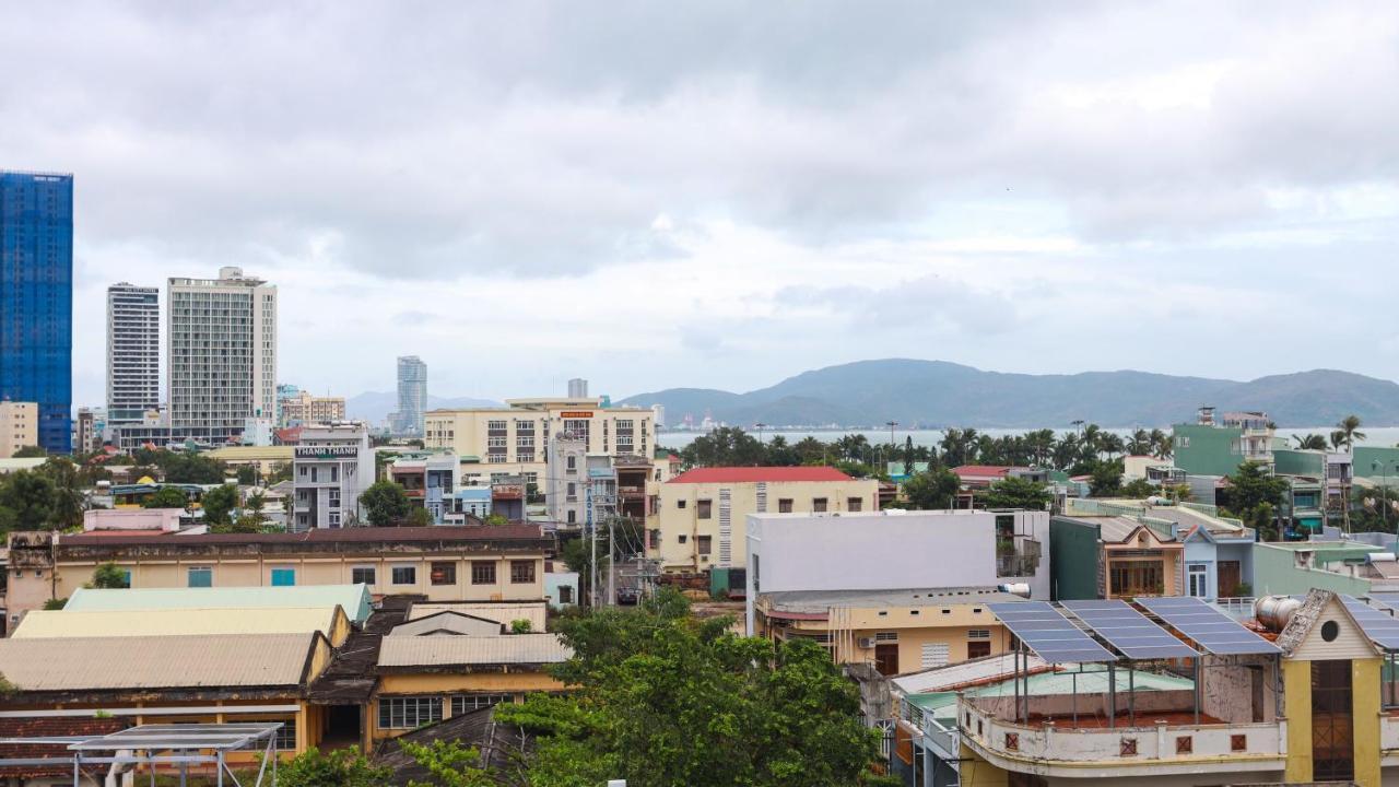 Hoc Huong Hotel Куинён Экстерьер фото